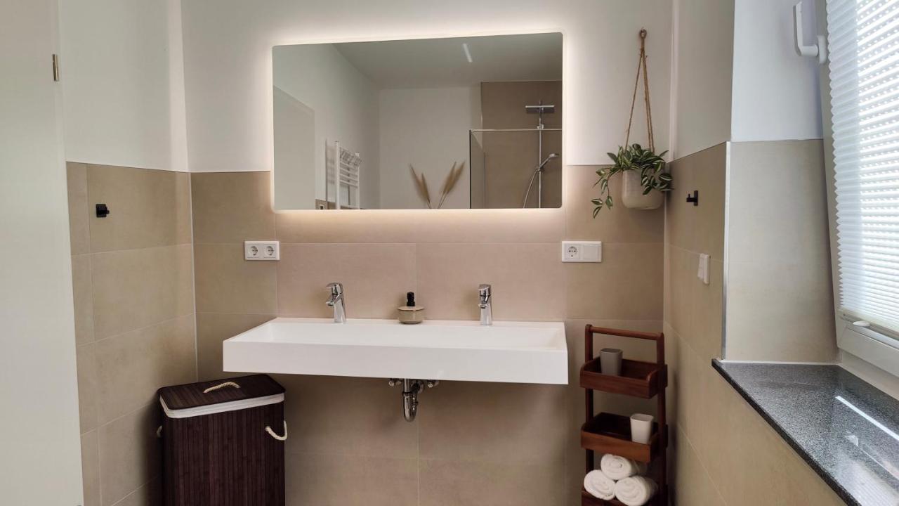 Hygge Home - Mit Garten Und Stellplatz Fuer Feriengaeste-, Monteure / Netflix / 10 Min. Zur Sinsheim Therme Und Zur Autobahn Buitenkant foto