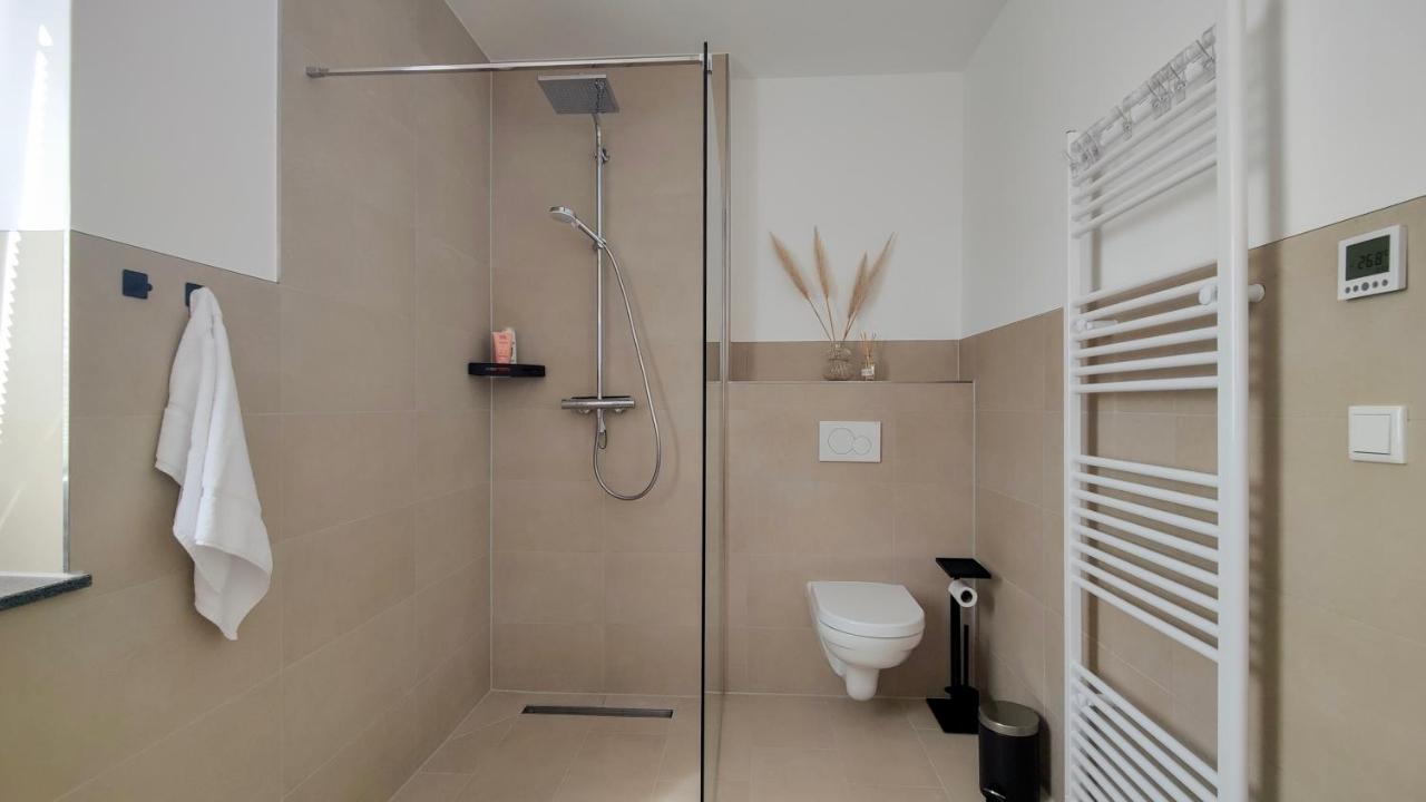 Hygge Home - Mit Garten Und Stellplatz Fuer Feriengaeste-, Monteure / Netflix / 10 Min. Zur Sinsheim Therme Und Zur Autobahn Buitenkant foto